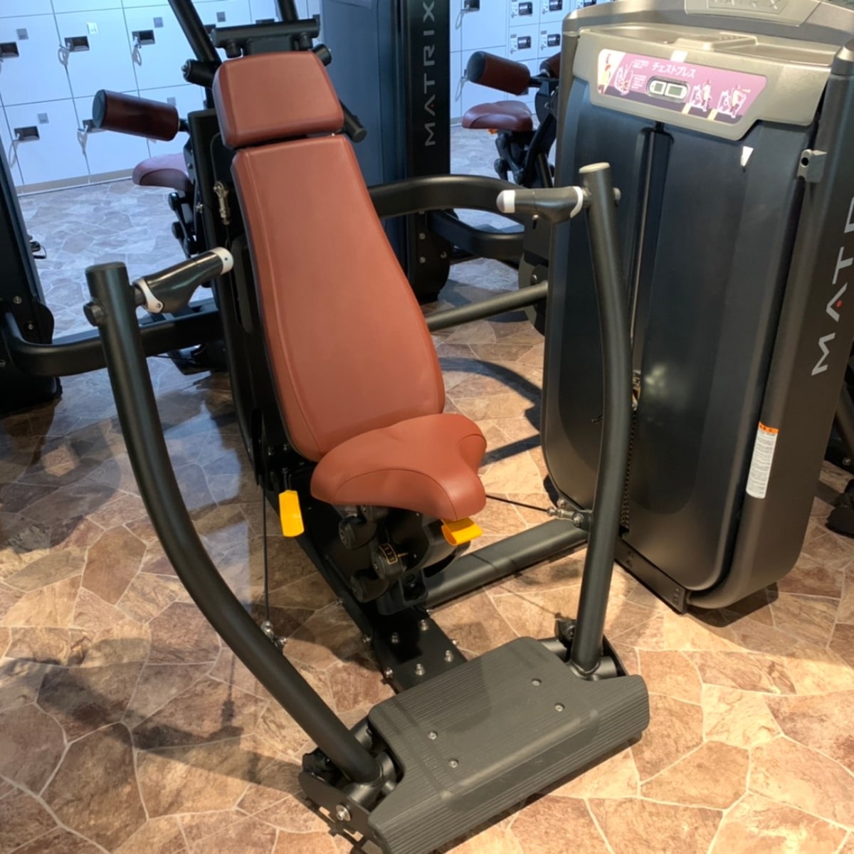 上半身のトレーニングマシン - 広島市安佐北区高陽のスポーツジム fitnessgym Vace1